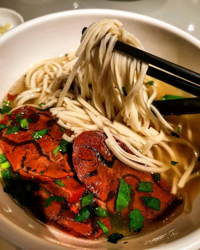 五香牛肉拉麵
