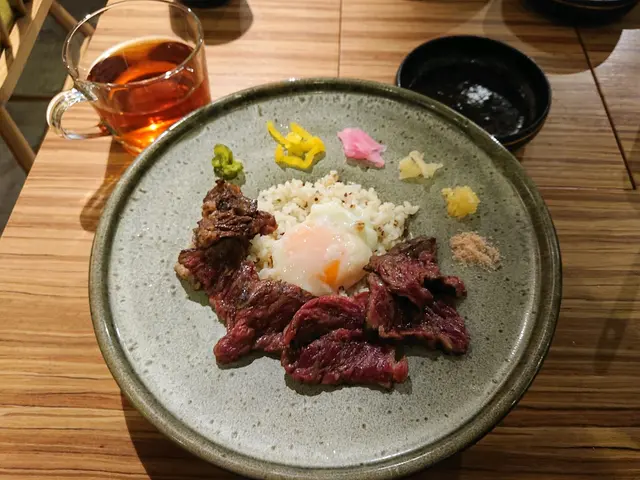 牛肉骨比較肥，同時都有比較香濃嘅牛味