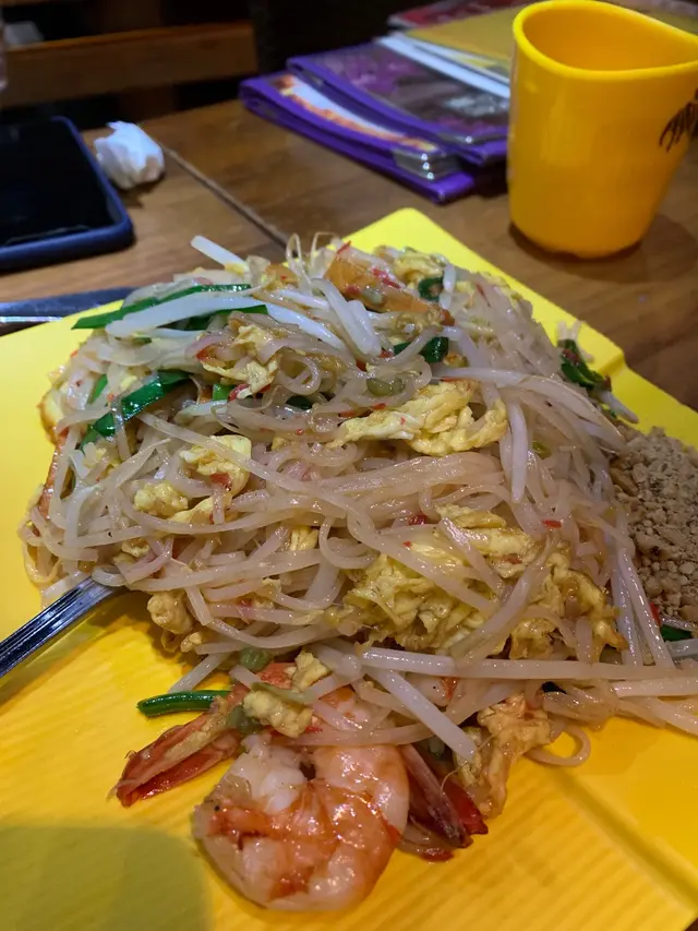 泰式鮮蝦炒金邊粉