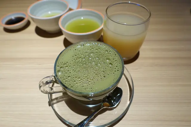 熱抹茶米奶 & 青森蘋果汁