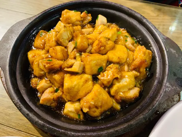 咸魚雞粒豆腐煲