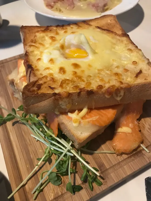 芝士流心蛋三文魚多士盒