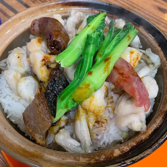 臘味田雞煲仔飯