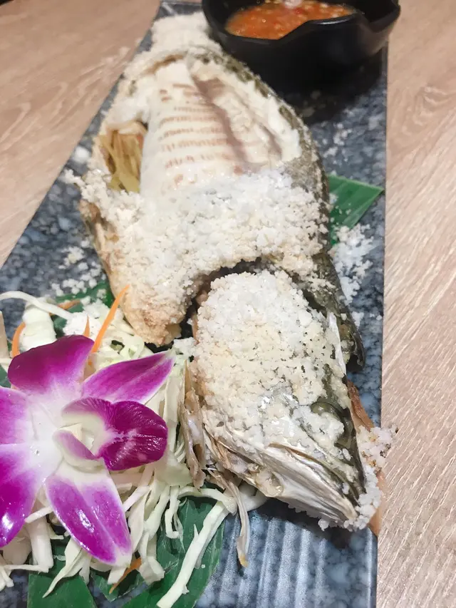 香茅燒原條魚