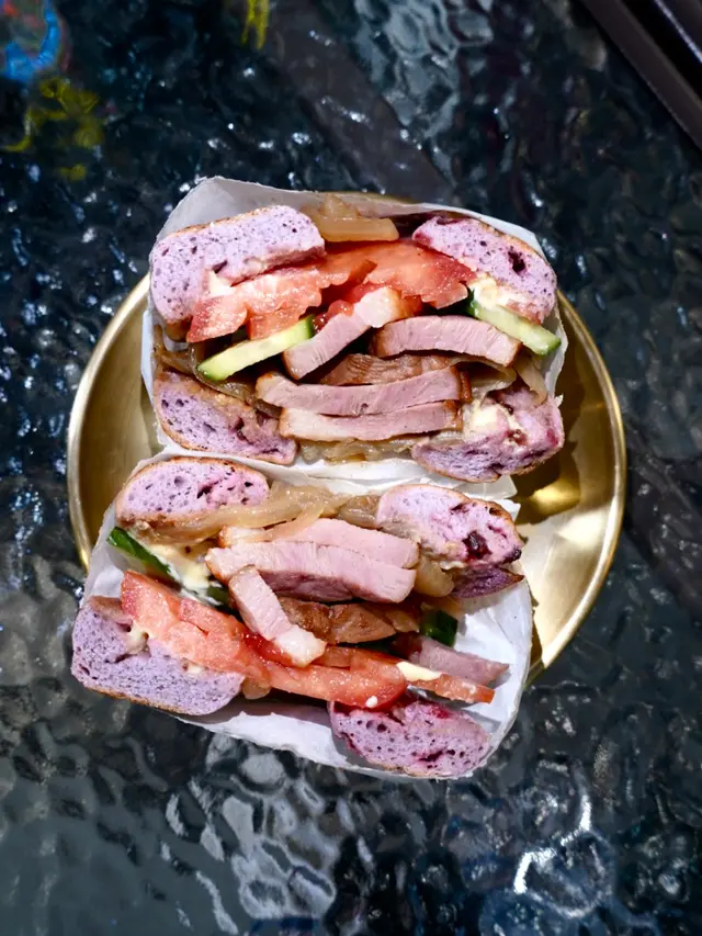 煙鴨胸焦糖洋蔥bagel