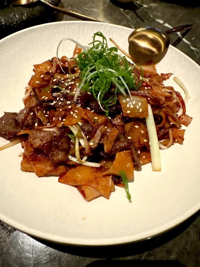 風味拍蒜和牛炒河