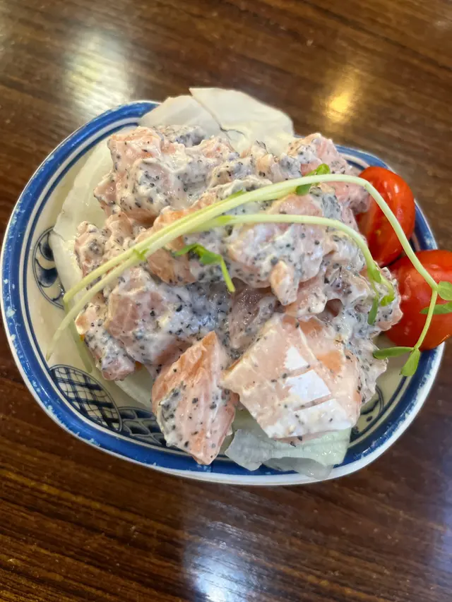 黑松露三文魚沙律