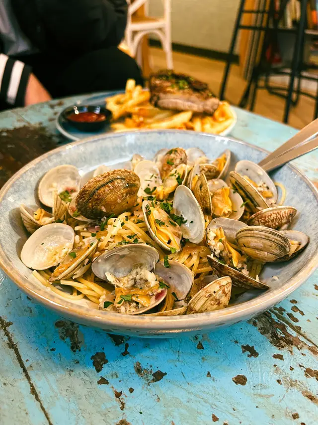 香蒜白酒蜆意粉