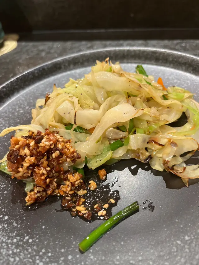 炒什菜配乾蔥油炸蒜