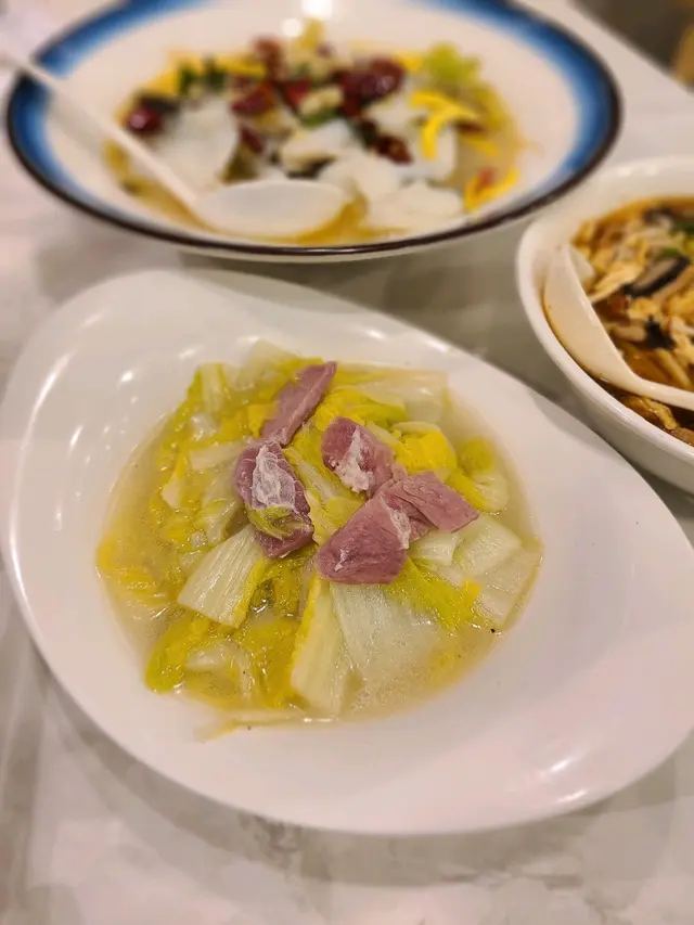 鹹肉津白清淡又帶點鹹香,不錯。