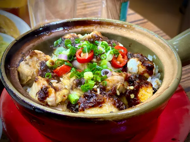 白鱔滑雞煲仔飯