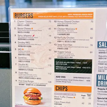 依间汉堡包专门店仲有好多选择，😚除咗汉堡包仲有一啲小食同埋佢哋嘅奶昔都系好受欢迎嘅