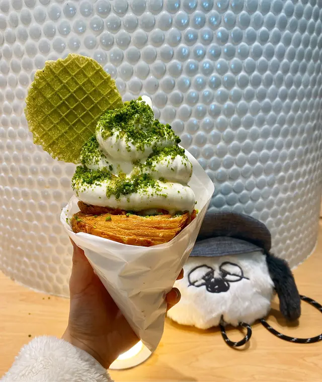 3.5牛乳雪糕牛角酥 開心果蜂蜜口味