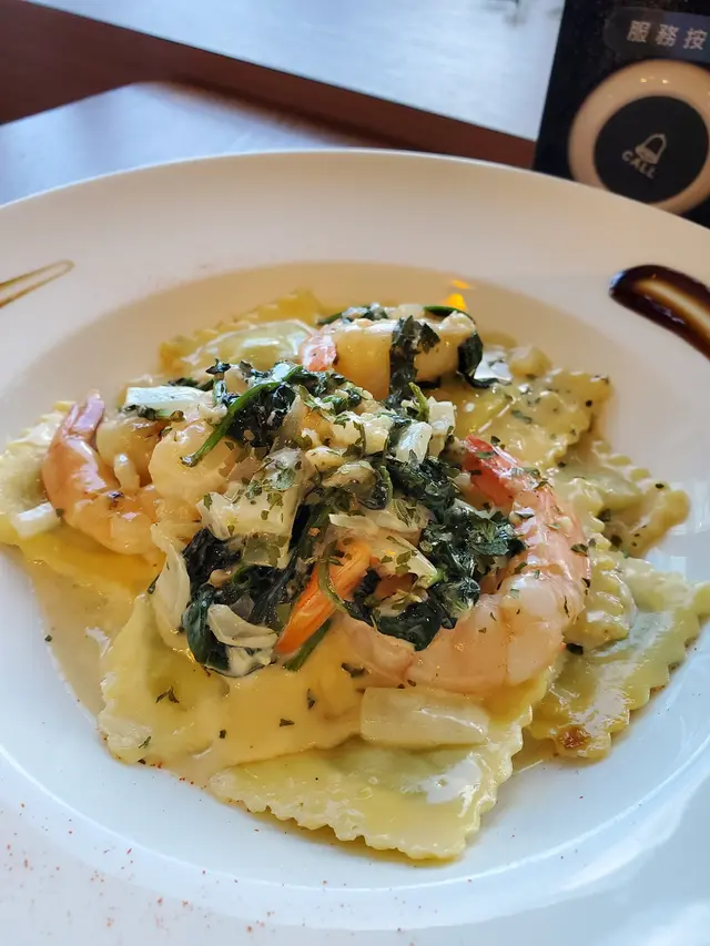 大蝦忌簾汁意大利芝士菠菜雲吞