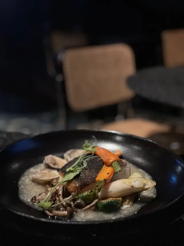 香煎比目魚扒配沙白蜆