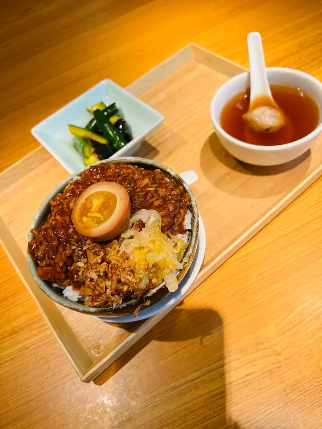忠孝魯肉飯
