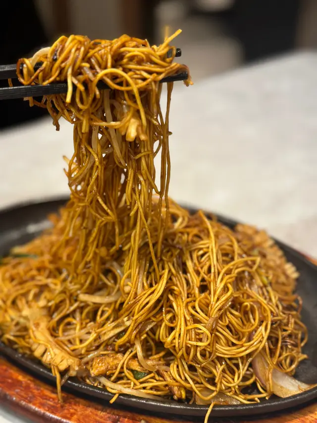 鐵板避風塘龍王炒麵