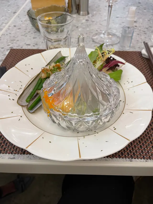 煙燻鮑魚伴糖心蛋