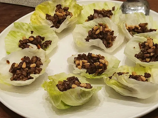 崧子仁金鴨肉生菜包