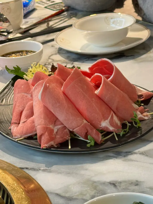 比較像我們一般吃到的 可是更薄一點
日常想要初嚐羊肉的話 可以先來這份一試😌