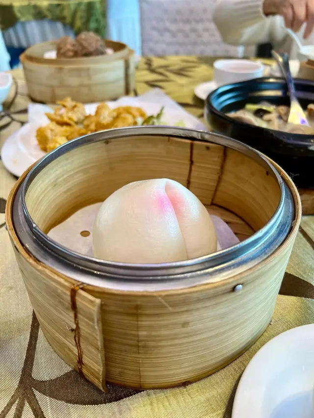 蓮蓉蛋黃大蟠桃