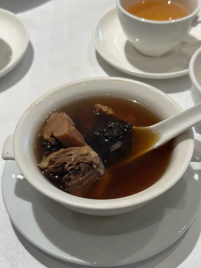 羊肚菌螺頭燉水鴨