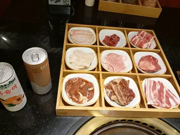 九宫格牛盛盒