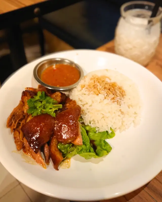  泰式鹵水豬脾飯跟湯