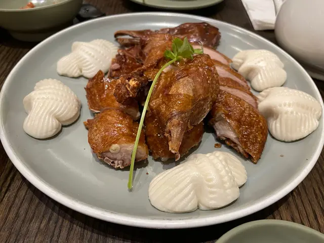 脆香樟茶鴨（半隻）