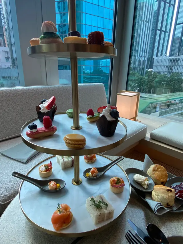 擺盤、食物質素 都要 改善