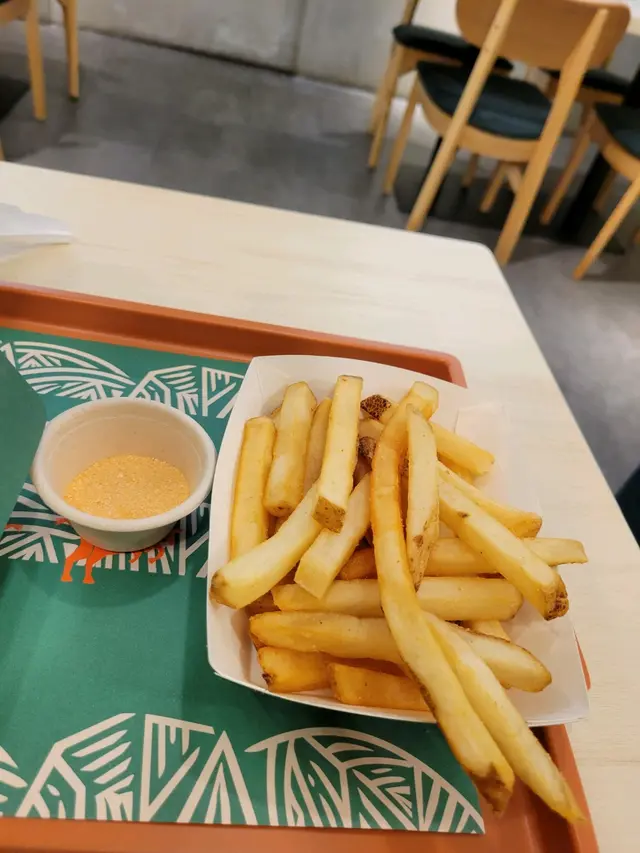 Crispy Fries with Salt and Spicy Powder