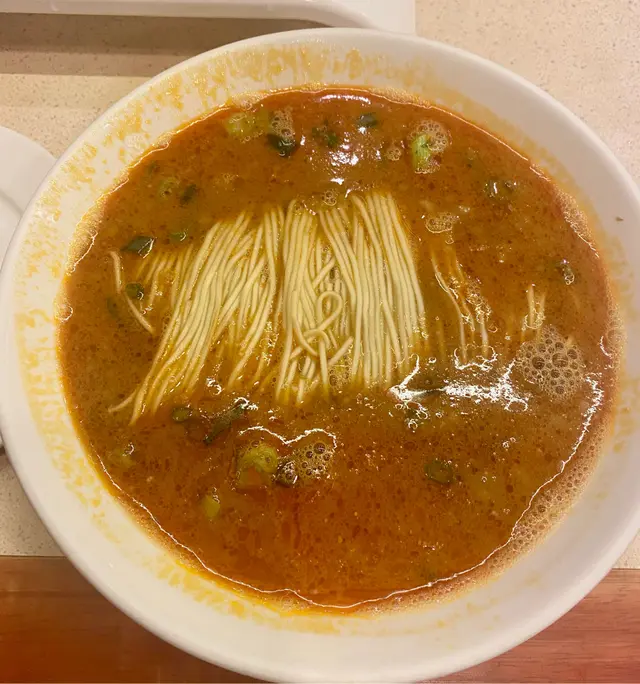 中午抵食套餐 $168
改良擔擔麵一碗
酸辣麵一碗
小籠包(4 個)
回鍋肉
豆漿兩杯
另加小食:素鴨($43)