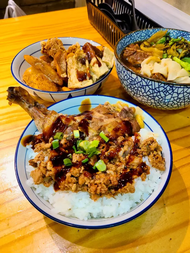 滷雞腿肉燥飯