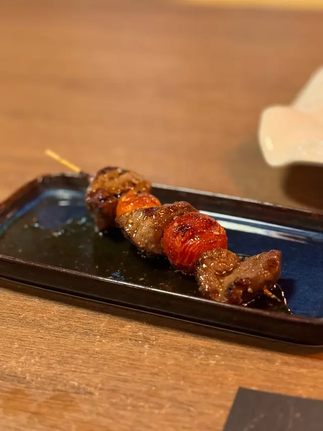 牛柳配埋車厘茄解油膩 肉香尚算唔錯有肉汁~