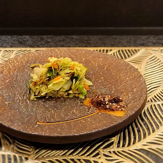 炒雜菜配秘製蒜蓉醬