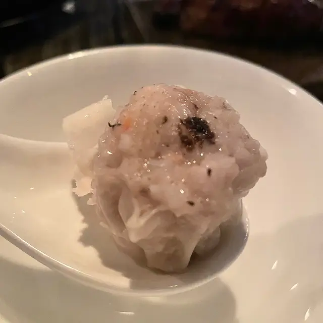 黑豚肉松露鵪鶉蛋燒賣