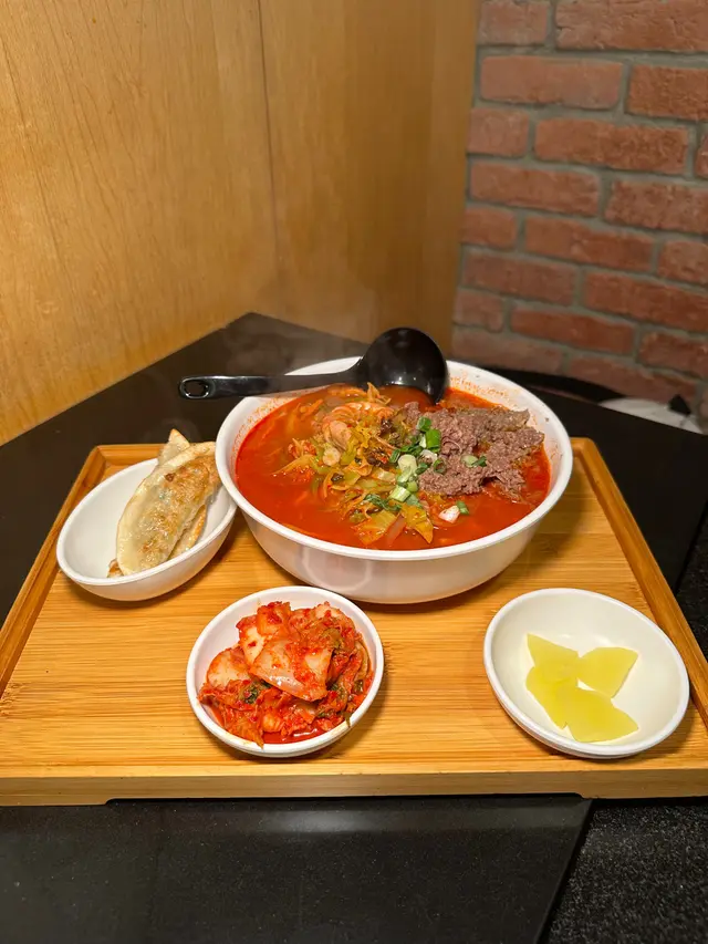 牛肉海鮮辣湯鮮