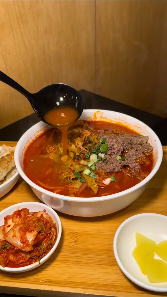 牛肉海鮮辣湯鮮