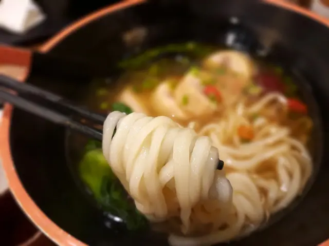 花雕麻油雞肉麵