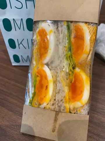 溏心蛋吞拿鱼三文治