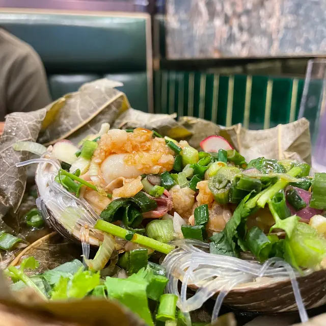 荷葉藤椒蒜香粉絲蒸北寄貝