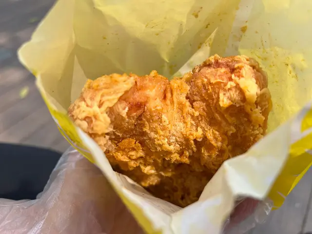 真係超爆汁！好嫩好juicy! 有味粉，唔太咸。小心熱呀！