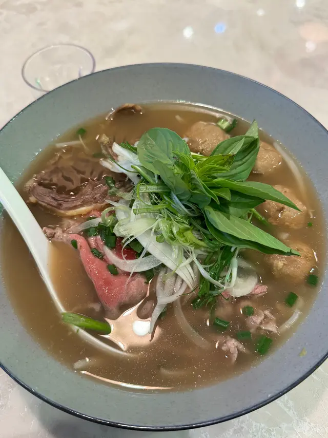 極品牛三寶湯河粉