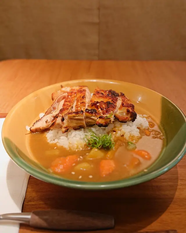 咖哩燒雞扒飯