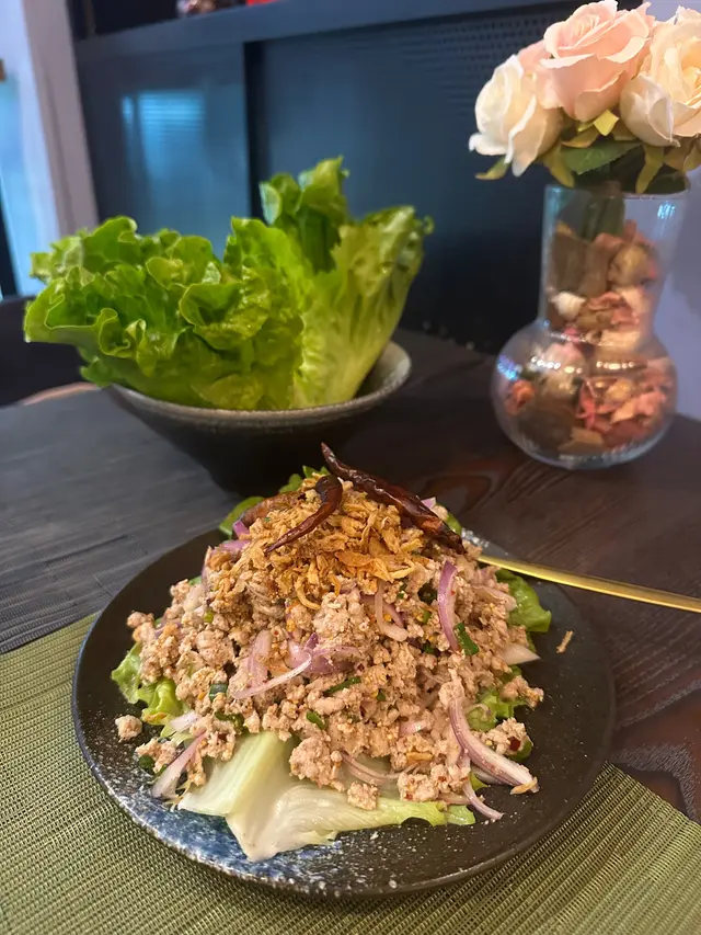 泰北辣肉碎生菜手