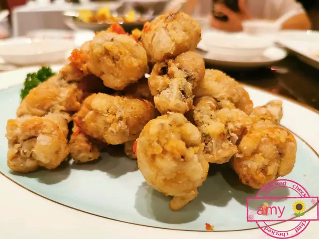 不錯的一道餸，椒鹽不會搶走田雞肉的味道，肉質實而比較滑。