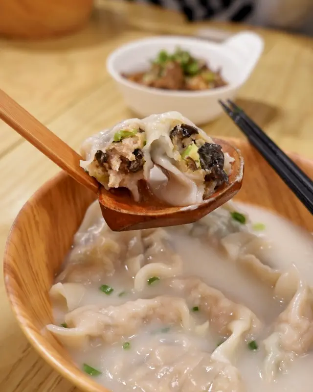 雲耳椰菜豬肉餃