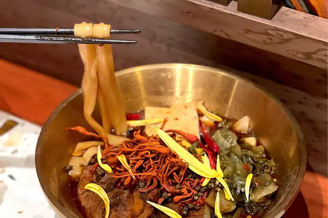 酸菜魚湯牛肉麵