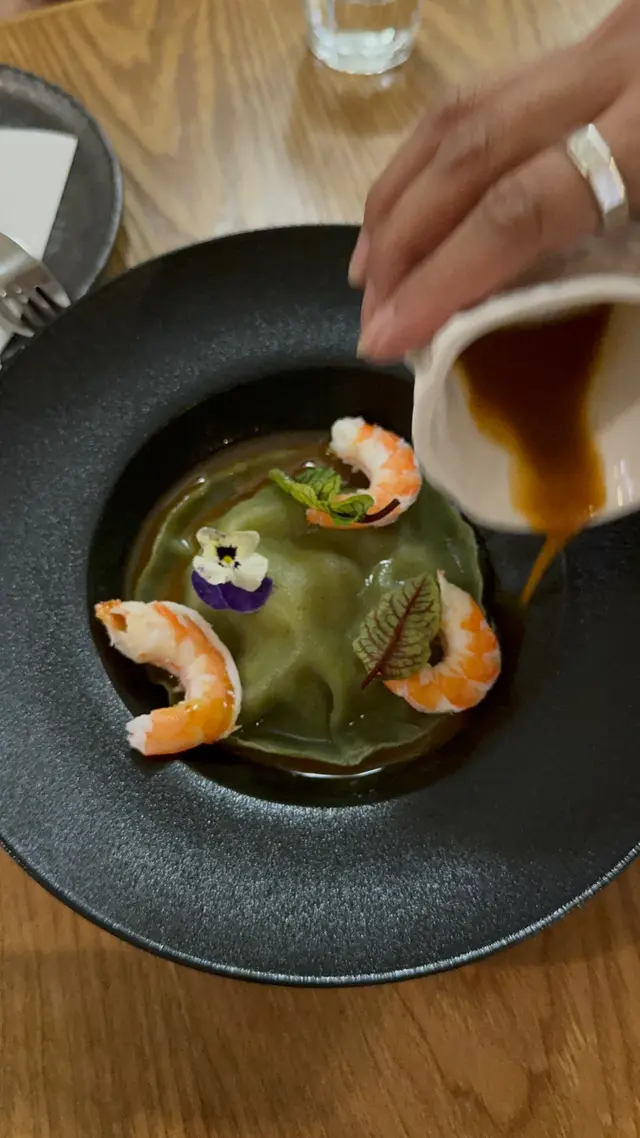 流心蟹肉、青口、蝦義大利雲吞