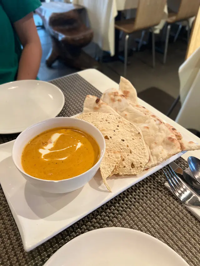 Butter Chicken with Naan
